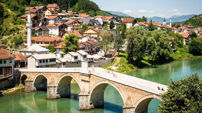 Thành phố cổ đảo Trogir duyên dáng với những tháp chuông Trung cổ soi bóng vịnh