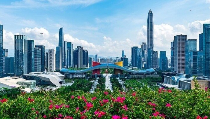 Toàn cảnh trung tâm thương mại Phúc Điền (Futian CBD) ngắm từ đồi Liên Hoa Sơn