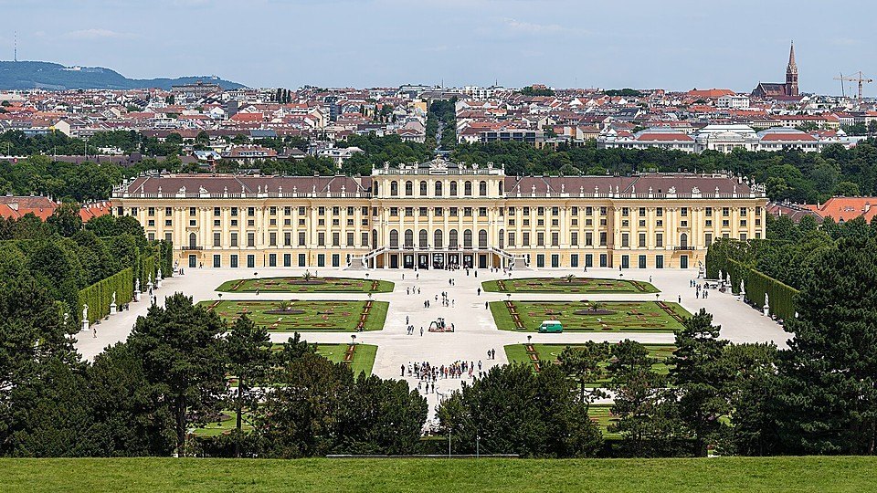 Lâu đài Bratislava uy nghiêm bên dòng sông Danube