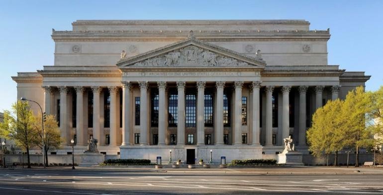 Tòa nhà Cục Lưu trữ Quốc gia National Archives nơi lưu giữ Tuyên ngôn Độc lập