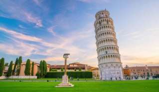 Tháp nghiêng Pisa kỳ thú