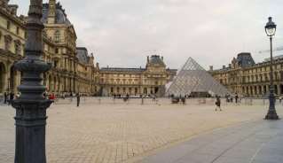 Bảo tàng Louvre & Kim Tự Tháp Kính