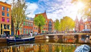 Kênh đào Amsterdam thơ mộng