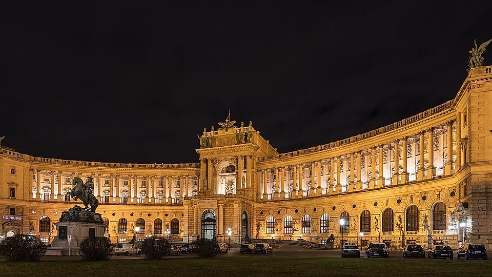 Tour Đông Âu 6 Nước 2027: Ba Lan – Séc – Slovakia – Hungary – Áo – Đức (15 Ngày 14 Đêm)
